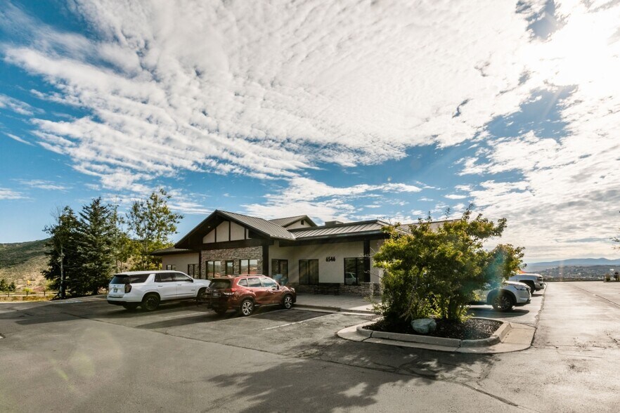 More Photos Of 6546 N Landmark Dr, Park City Office For Lease