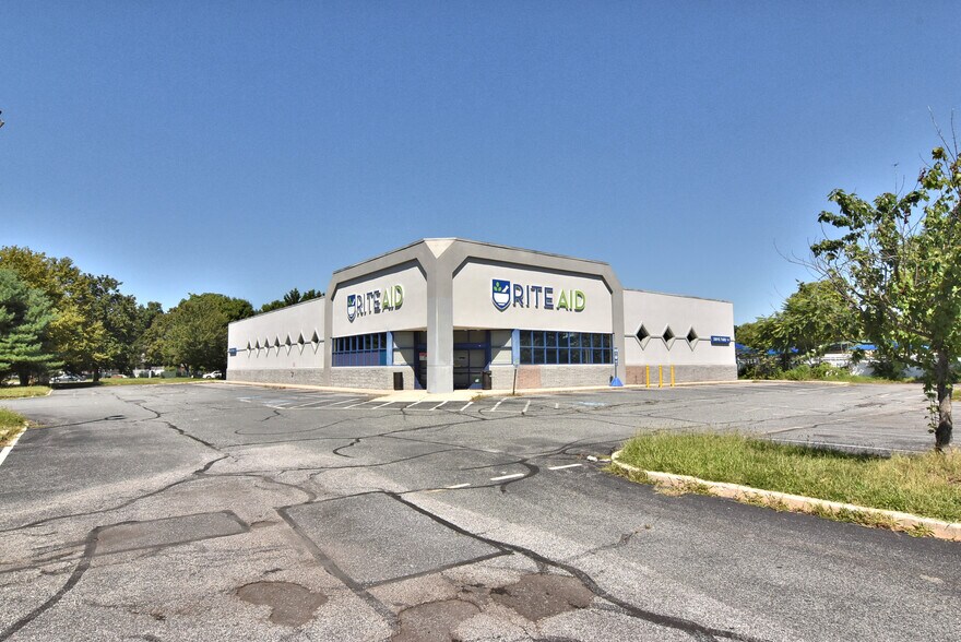 More Photos Of 1580 S Dupont Hwy, Dover General Retail For Sale