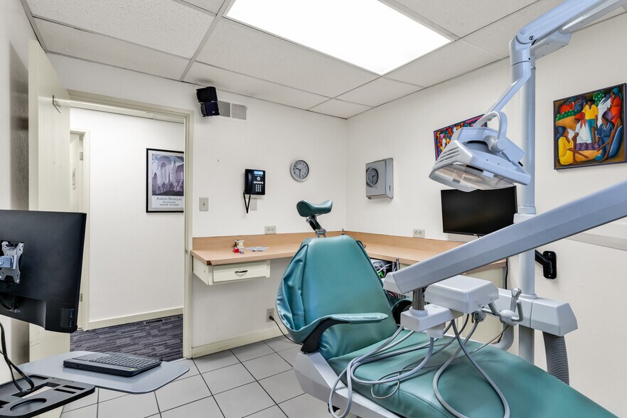 More Photos Of 7930 MacArthur Blvd, Oakland Medical For Sale