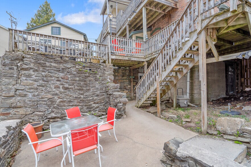 More Photos Of 1880 House Bed & Breakfast, Pulaski Hotel For Sale