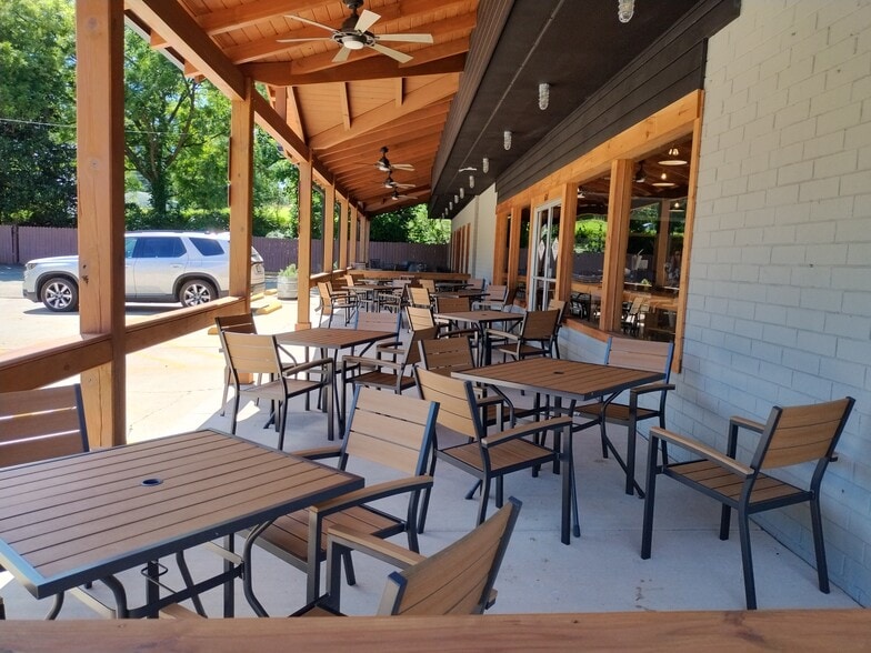 More Photos Of 600 W King St, Hillsborough Restaurant For Lease