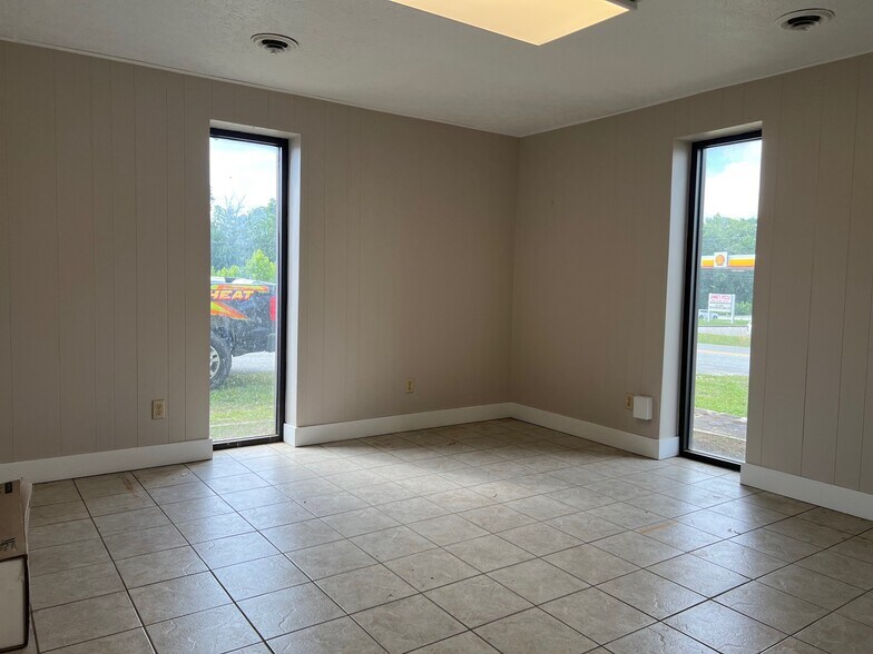 More Photos Of 1031 Woodlands Cir, Crossville Flex For Lease