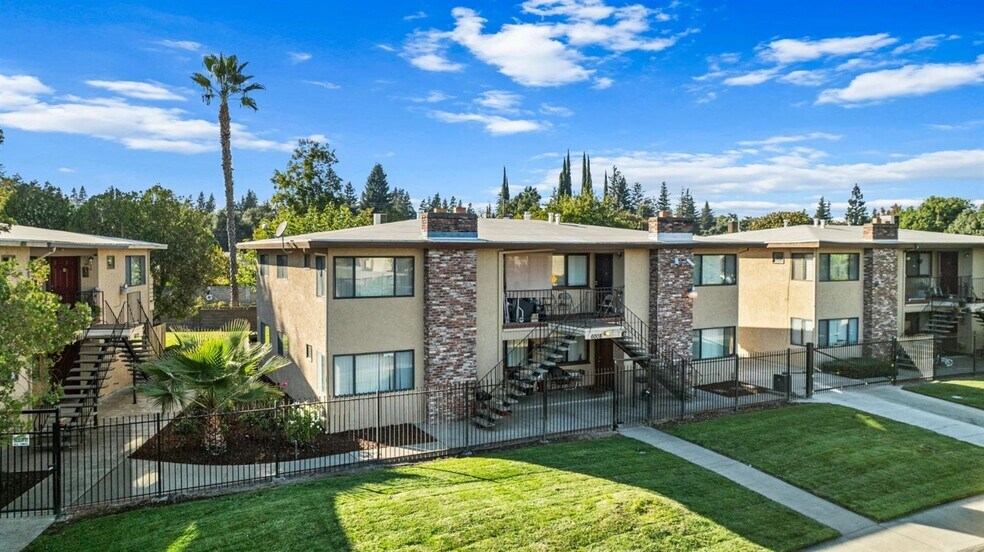 More Photos Of 6004-6012 Gloria Dr, Sacramento Apartments For Sale