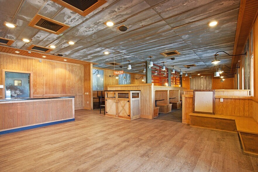 More Photos Of 762 Veterans Pky, Hinesville Restaurant For Sale