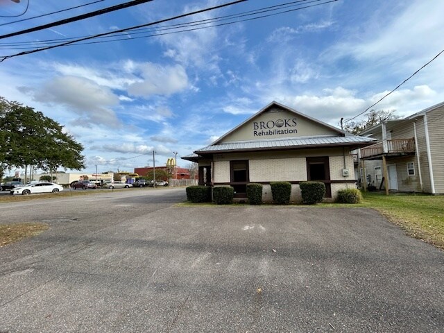 More Photos Of 45390 Green Ave, Callahan Office For Sale