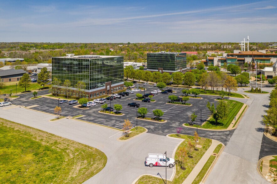 More Photos Of 5414 Pinnacle Point Dr, Rogers Office For Lease