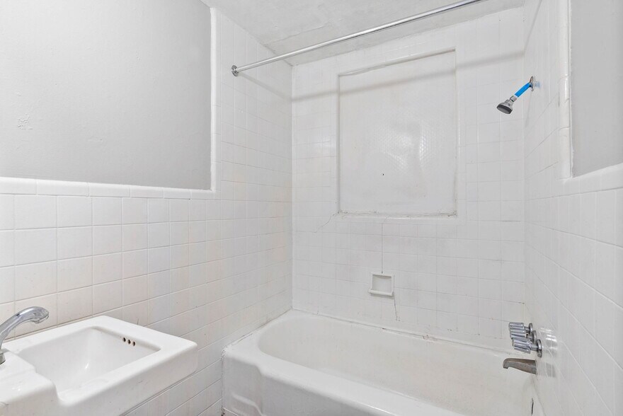 More Photos Of 615-619 S Tancahua St, Corpus Christi Apartments For Sale