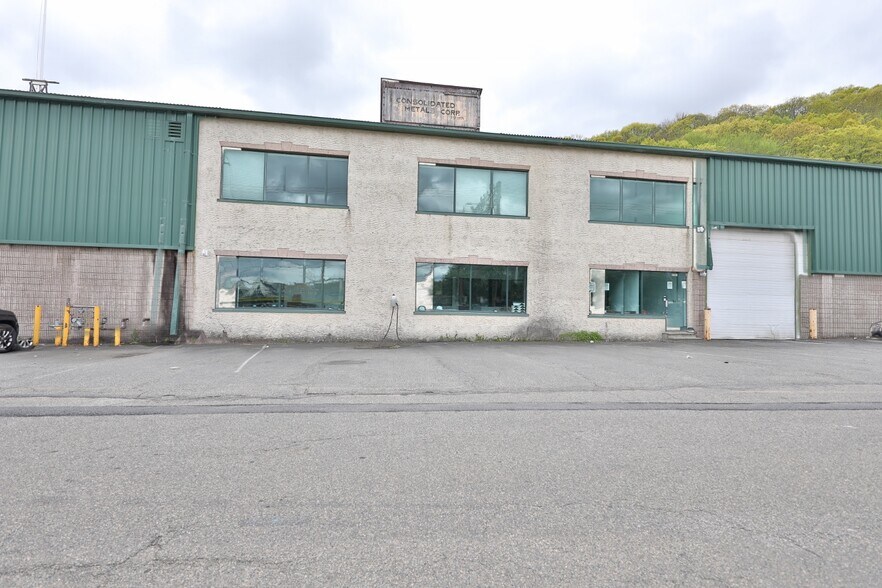 More Photos Of 126 E Dickerson St, Dover Warehouse For Sale