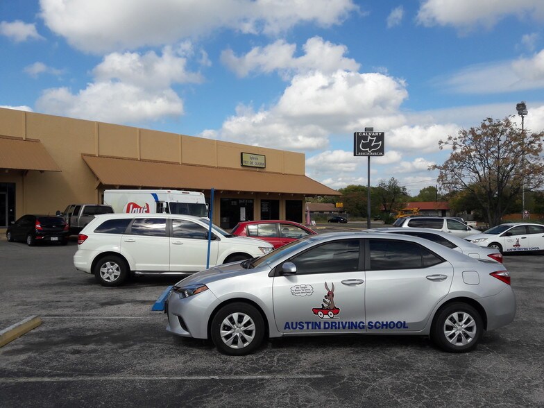 More Photos Of 5700-5730 Manchaca Rd, Austin Unknown For Lease