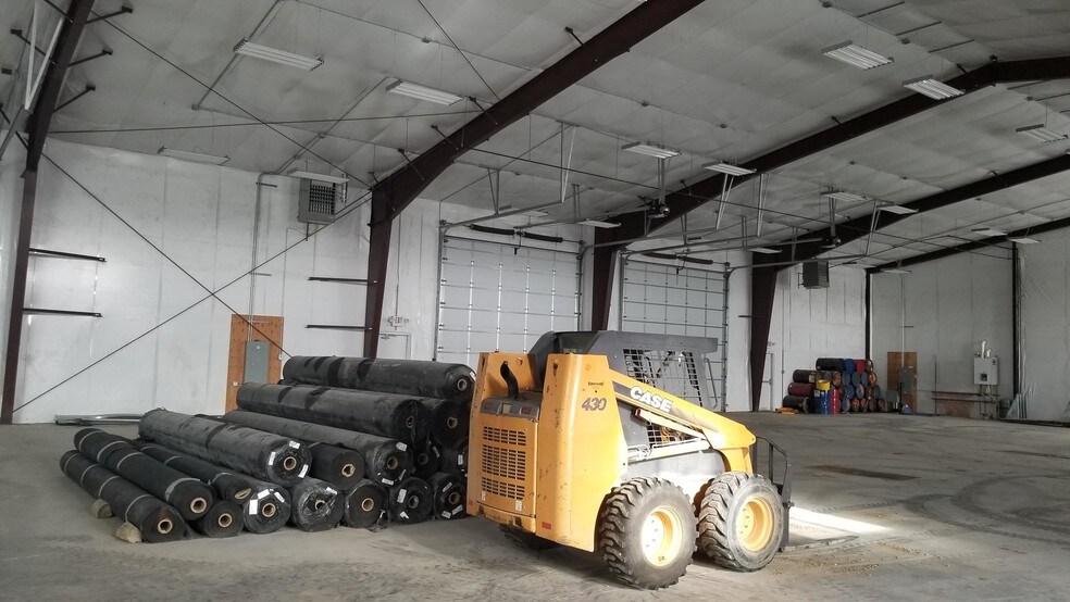 More Photos Of 6414 Wickum Rd, Williston Warehouse For Lease