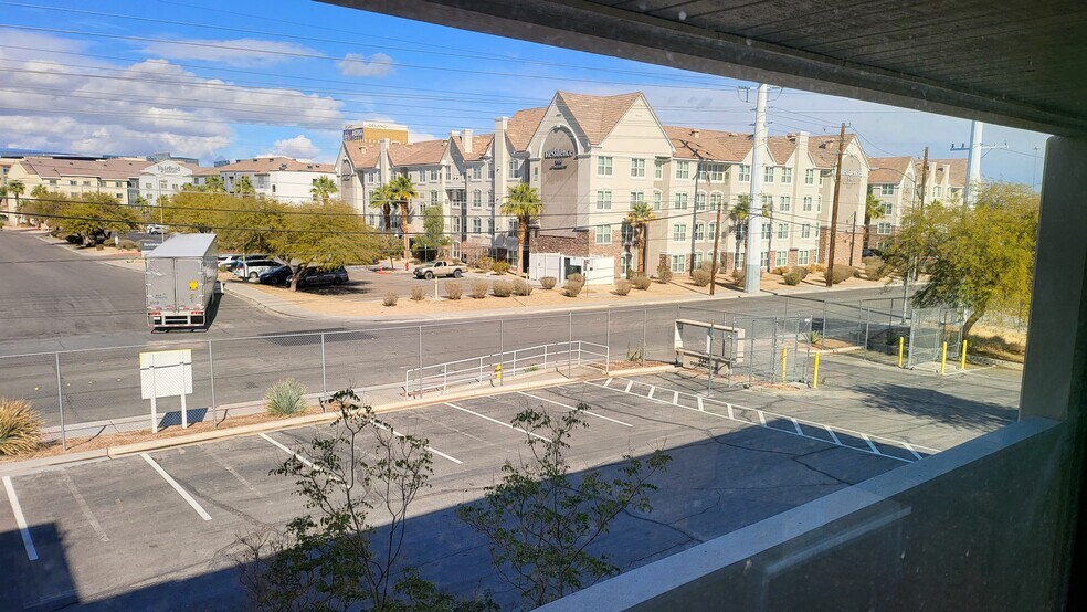 More Photos Of 3325-3326 W Oquendo Rd, Las Vegas Warehouse For Lease