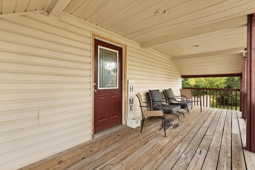 More Photos Of 4418 Main St, Clay City Flex For Sale