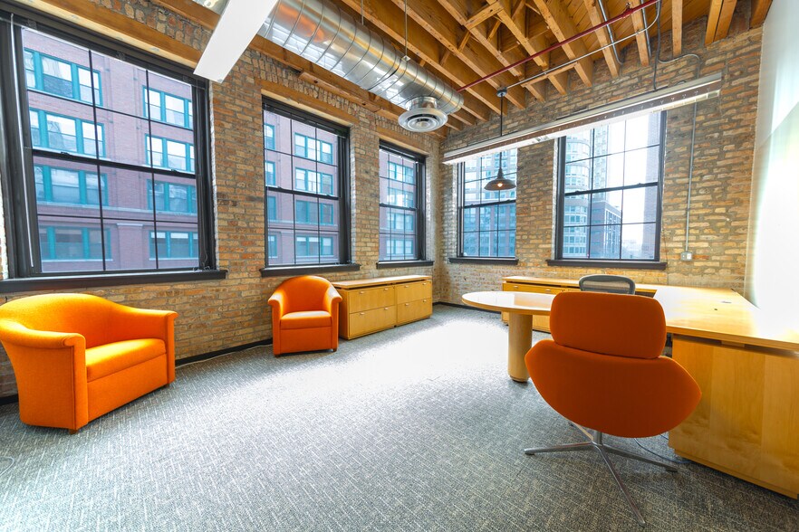 More Photos Of 440 W Ontario St, Chicago Loft Creative Space For Sale