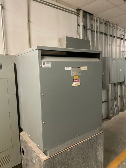 More Photos Of 6701 Crestwood Blvd, Birmingham Freestanding For Sale