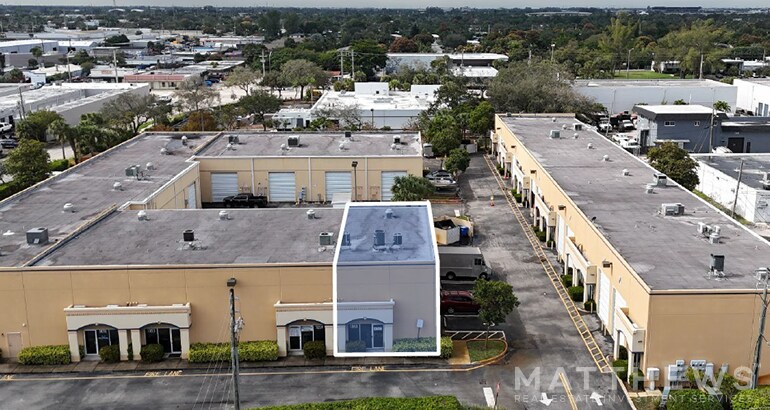 Primary Photo Of 1027-1031 NE 46th Ct, Fort Lauderdale Warehouse For Sale