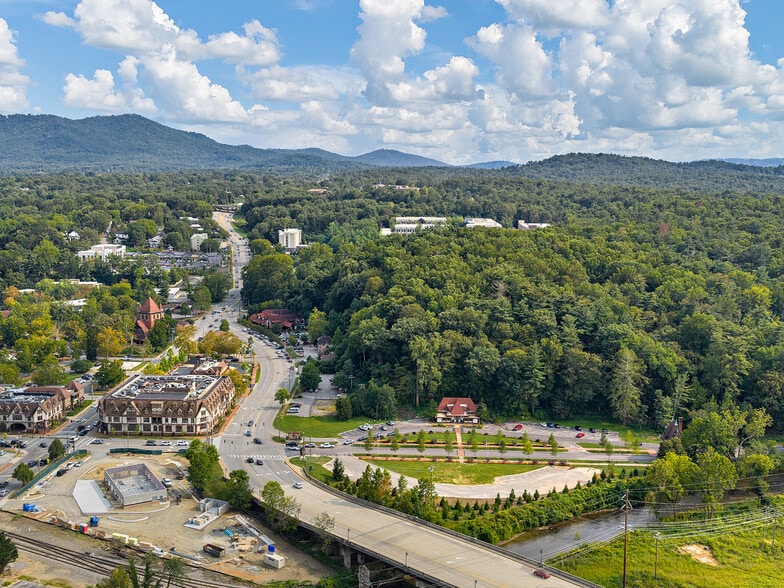 More Photos Of 30 All Souls Cres, Asheville General Retail For Lease