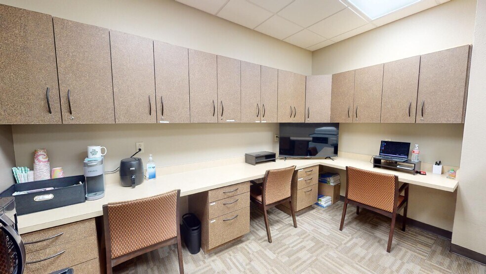 More Photos Of 16040 Park Valley Dr, Round Rock Medical For Lease