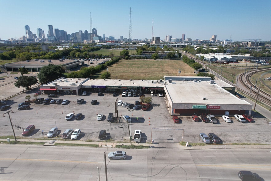 More Photos Of 3101 Al Lipscomb Way, Dallas Freestanding For Sale