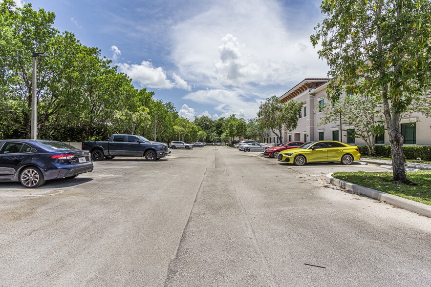 More Photos Of 10600 Griffin Rd, Cooper City Office For Lease
