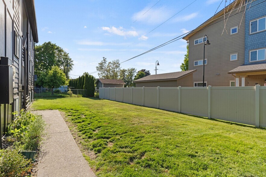 More Photos Of 107 E Hattie Ave, Coeur d'Alene Multifamily For Sale