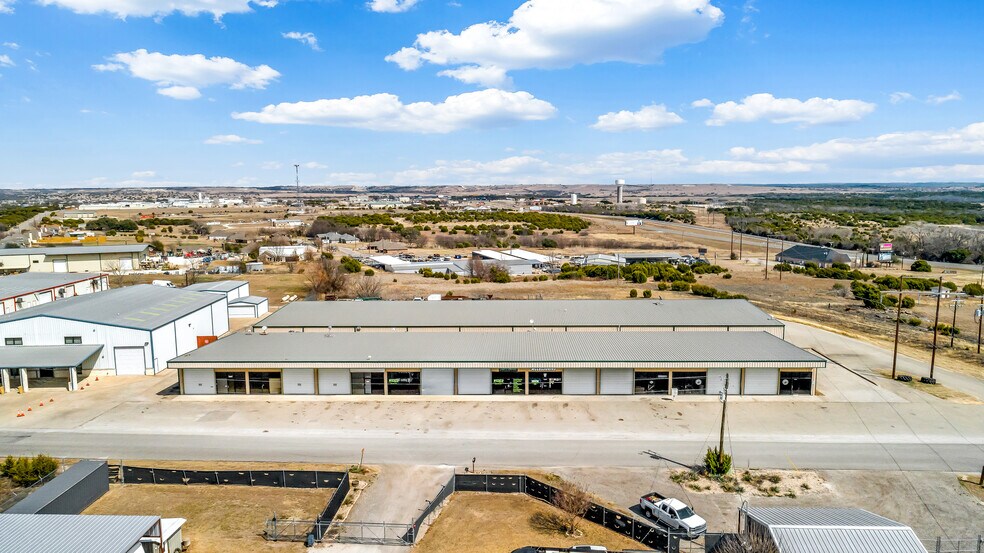 More Photos Of 125 M and M Ranch Rd, Granbury Warehouse For Lease