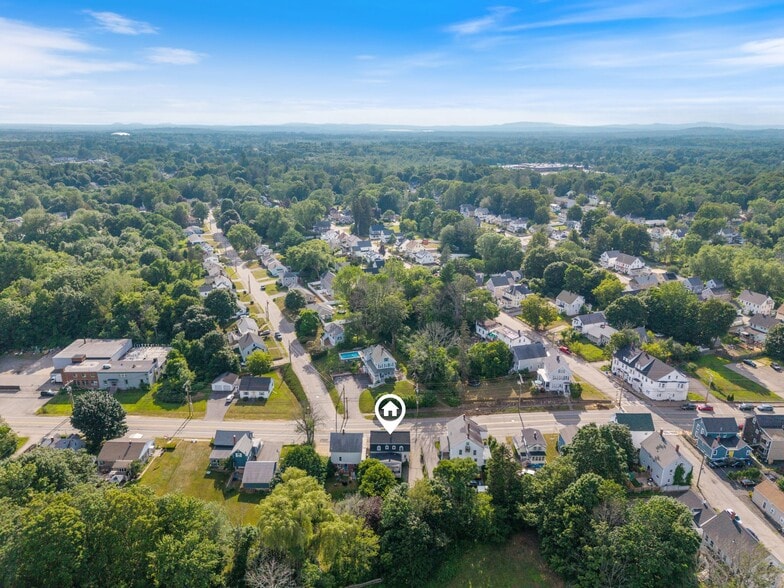 More Photos Of 140 Green St, Somersworth Apartments For Sale