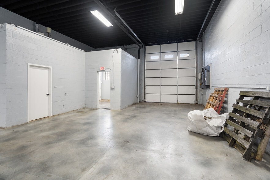 More Photos Of 353 Railroad Ave, Hackensack Warehouse For Lease