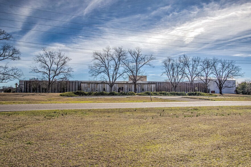 More Photos Of 14 Pine House Rd, Trenton Warehouse For Sale