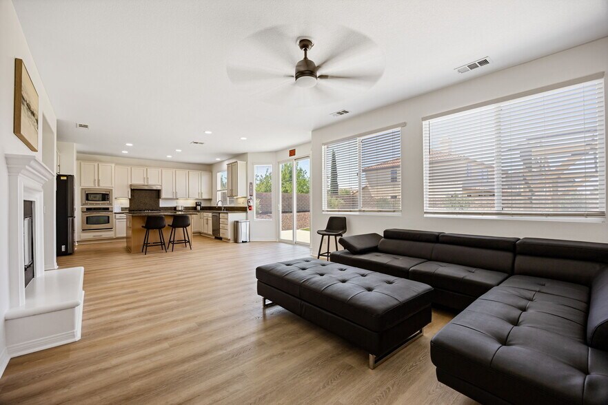 More Photos Of 4375 W Avenue M11, Lancaster Rehabilitation Center For Sale