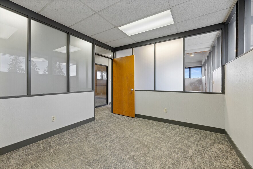 More Photos Of 7820-7822 27th St W, University Place Medical For Sale