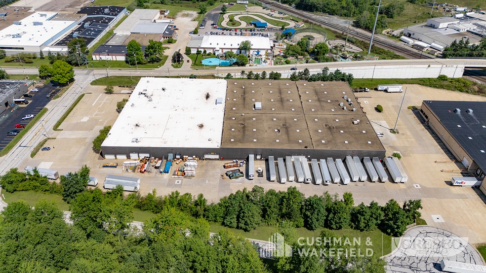 More Photos Of 720 E Highland Rd, Macedonia Warehouse For Lease