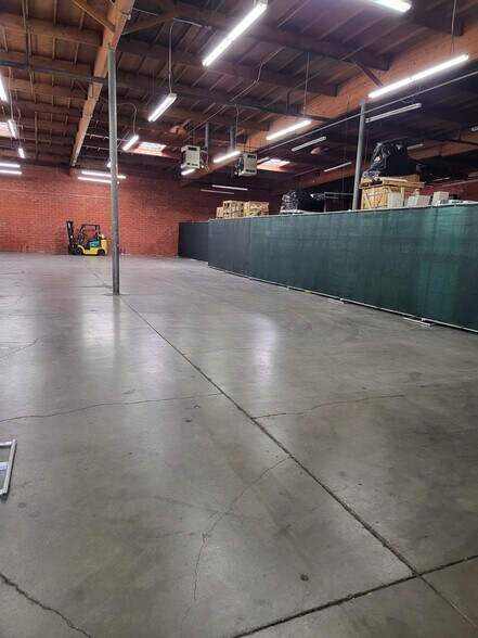 More Photos Of 14100 S Kingsley Dr, Gardena Manufacturing For Lease