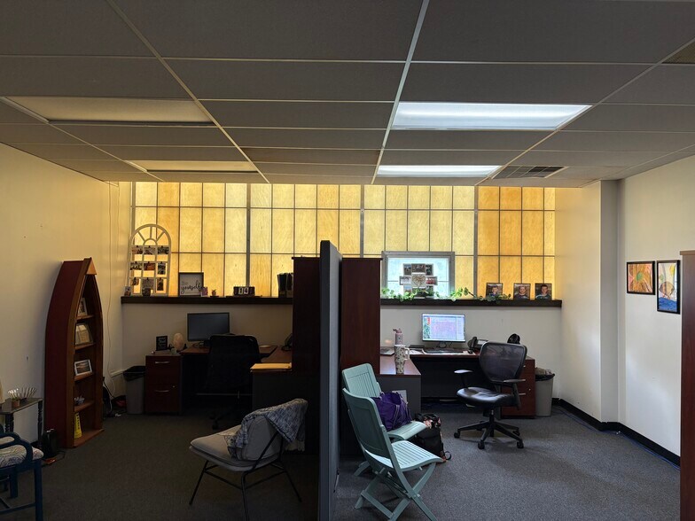 More Photos Of 505 S 12th Ave, Virginia Medical For Sale