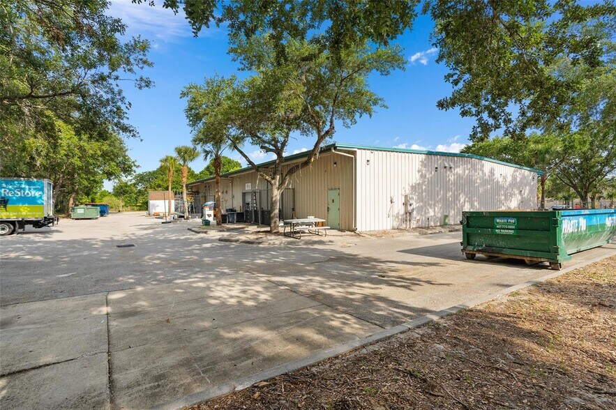 More Photos Of 1100 Americana Blvd, Sanford Warehouse For Sale