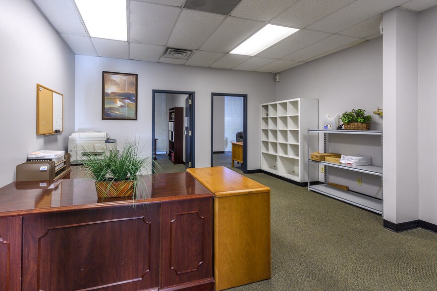 More Photos Of 5556 Gasmer Dr, Houston Rehabilitation Center For Lease