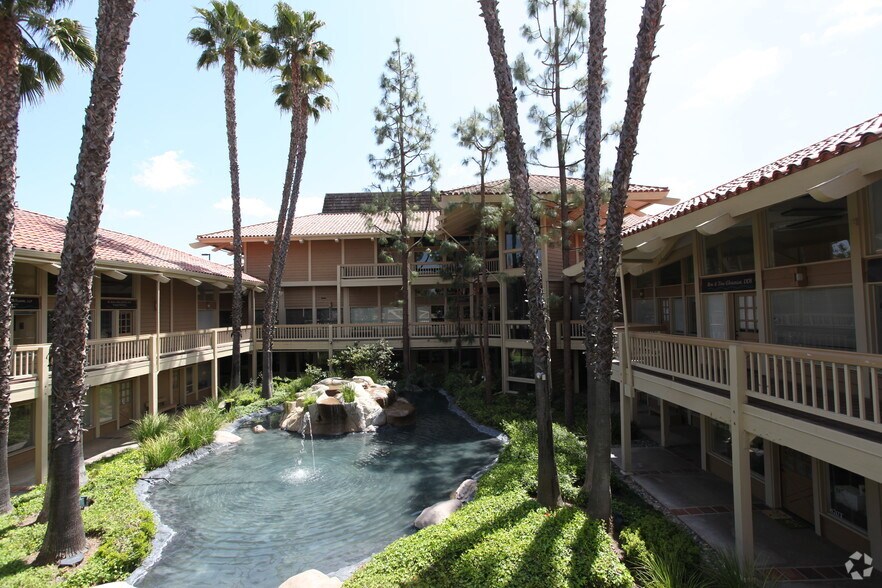 More Photos Of 850 Hampshire Rd, Westlake Village Office For Lease