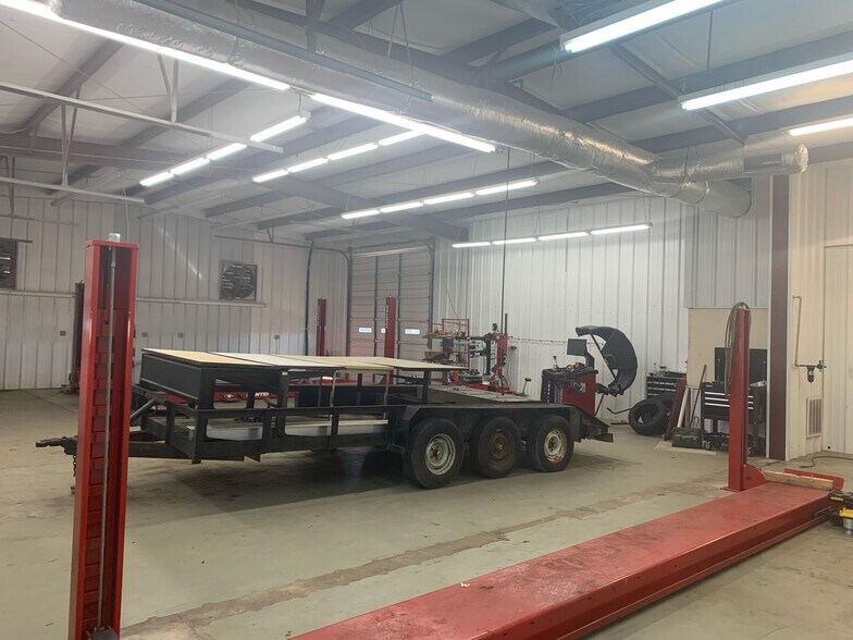 More Photos Of 123 E Plymouth Rd, Columbus Industrial For Lease