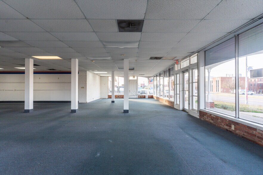 More Photos Of 1304 NW 23rd St, Oklahoma City Freestanding For Lease