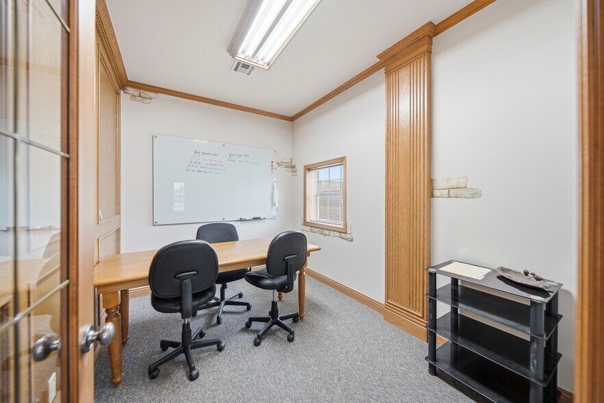 More Photos Of 514 E Will Rogers Blvd, Claremore Office For Sale