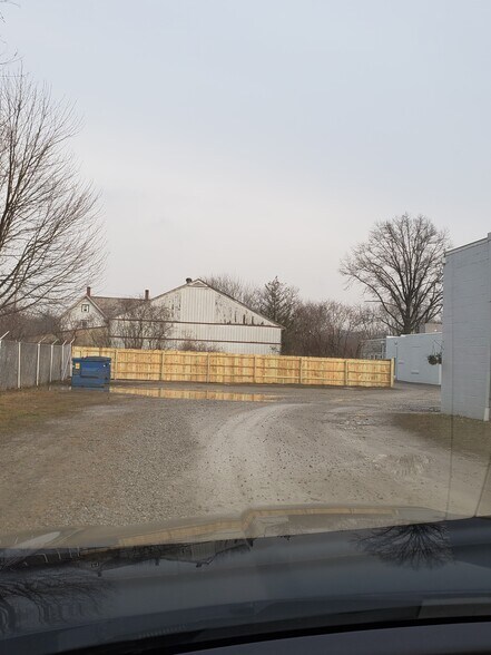 More Photos Of 7836 Oberlin Rd, Elyria Warehouse For Lease