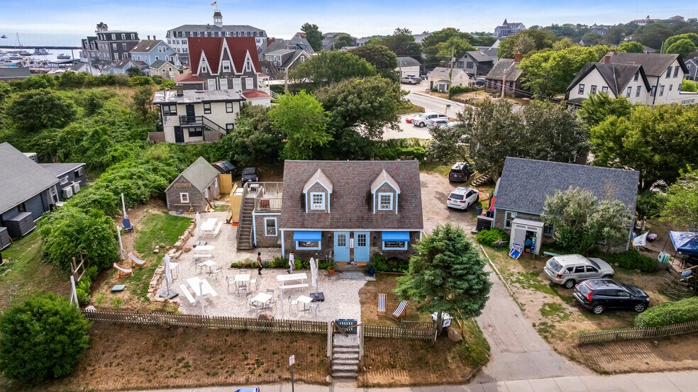 More Photos Of 442 Dodge St, New Shoreham Freestanding For Sale