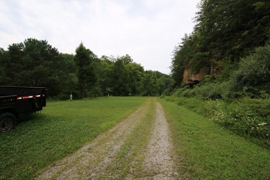 More Photos Of 11251 Highway 90, Parkers Lake Hotel For Sale