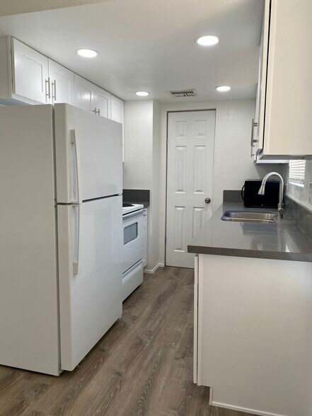 More Photos Of 619 E Ridgecrest Blvd, Ridgecrest Apartments For Sale