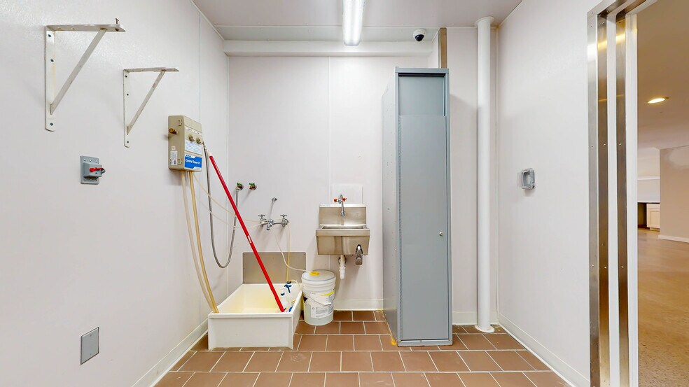 More Photos Of 906 Rt-28, Kingston Restaurant For Sale