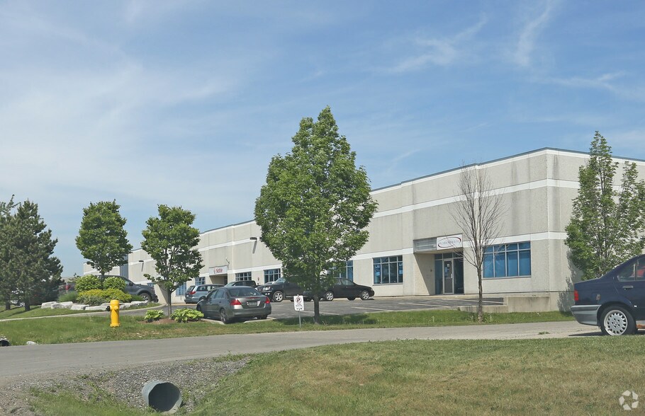 More Photos Of 490 Sheldon Dr, Cambridge Showroom For Lease