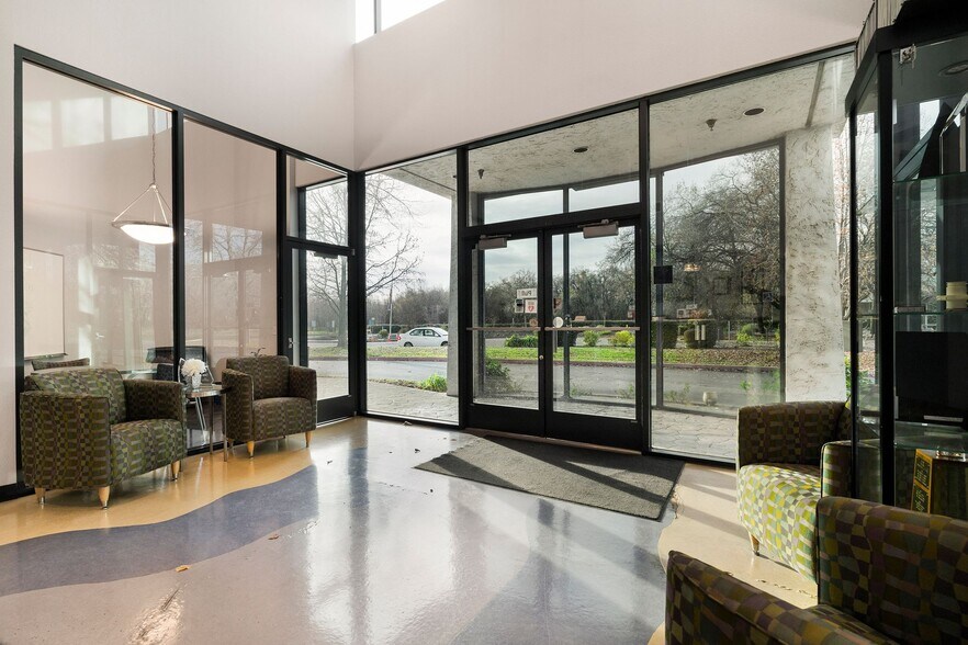 More Photos Of 435 Otterson Dr, Chico Manufacturing For Sale