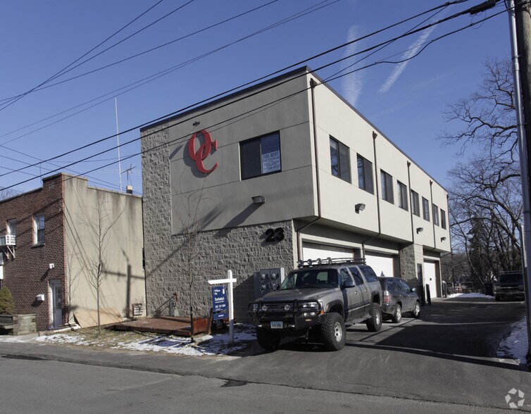 Primary Photo Of 23 Ryan St, Stamford Flex For Sale