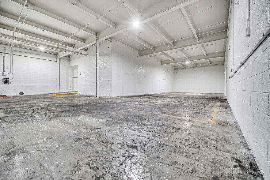 More Photos Of 799 E 73rd St, Cleveland Warehouse For Lease