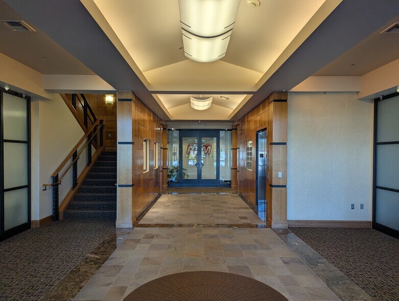 More Photos Of 19120 SE 34th St, Vancouver Office For Lease