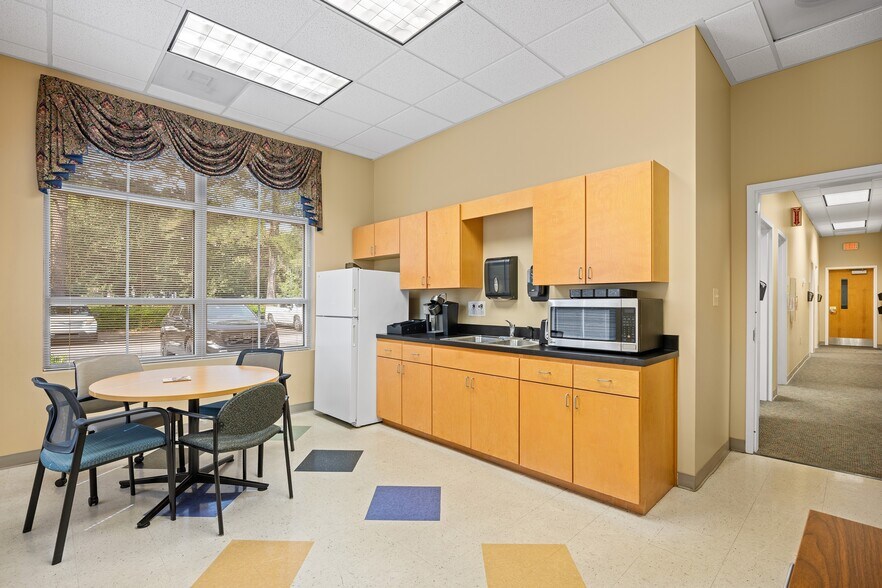 More Photos Of 160 Willbrook Blvd, Pawleys Island Office For Lease